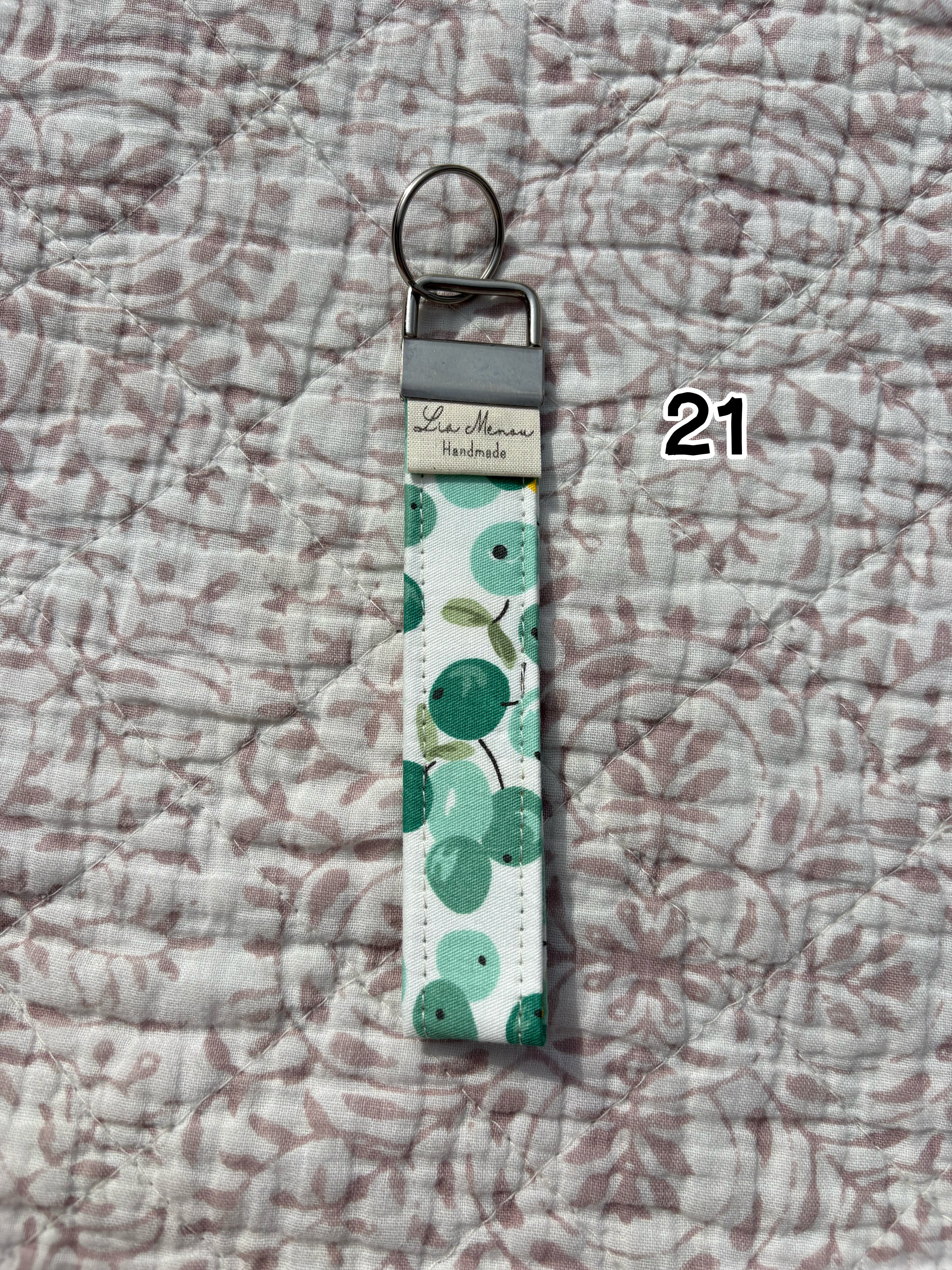 Key bracelet/keychain