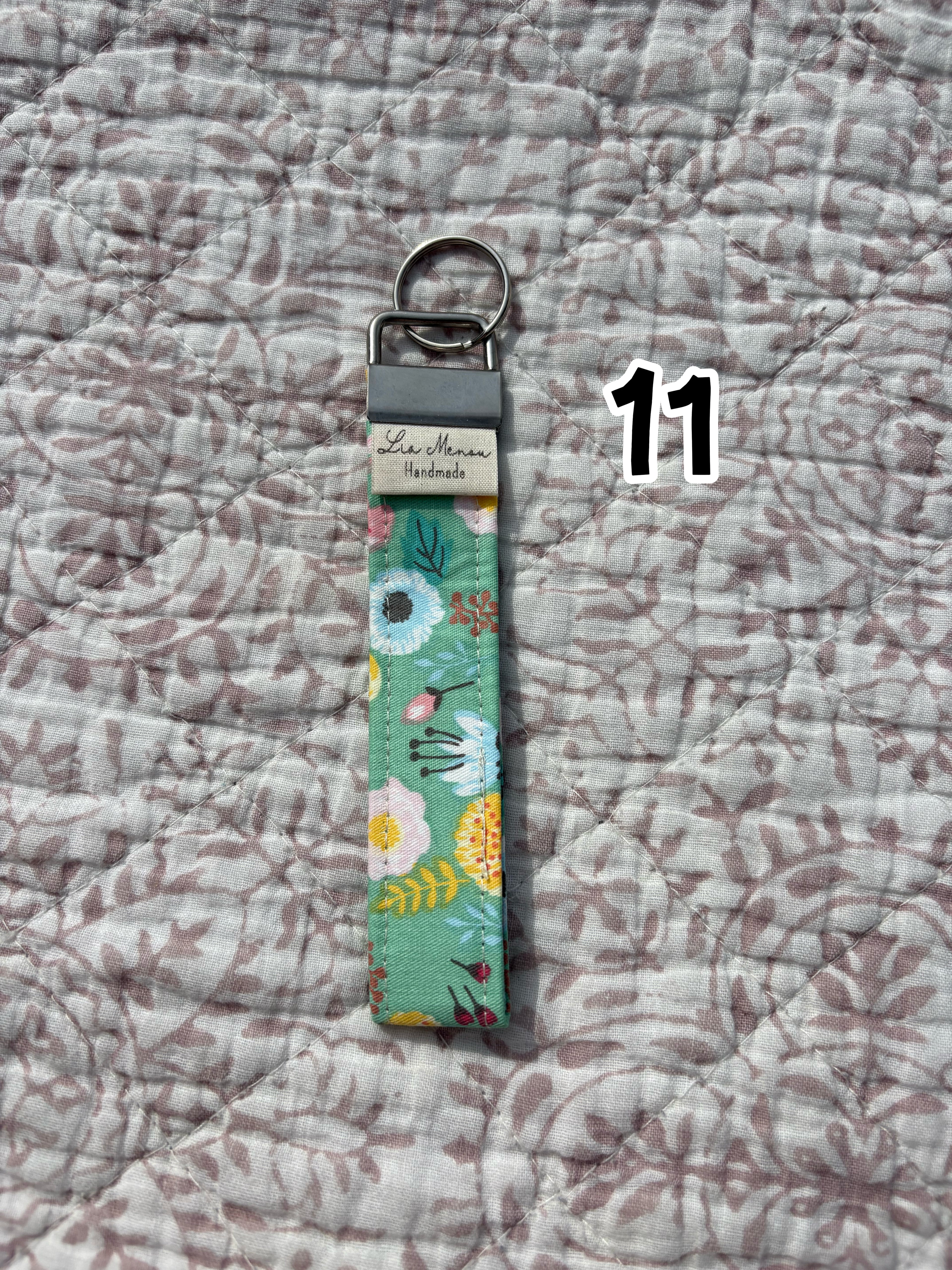 Key bracelet/keychain