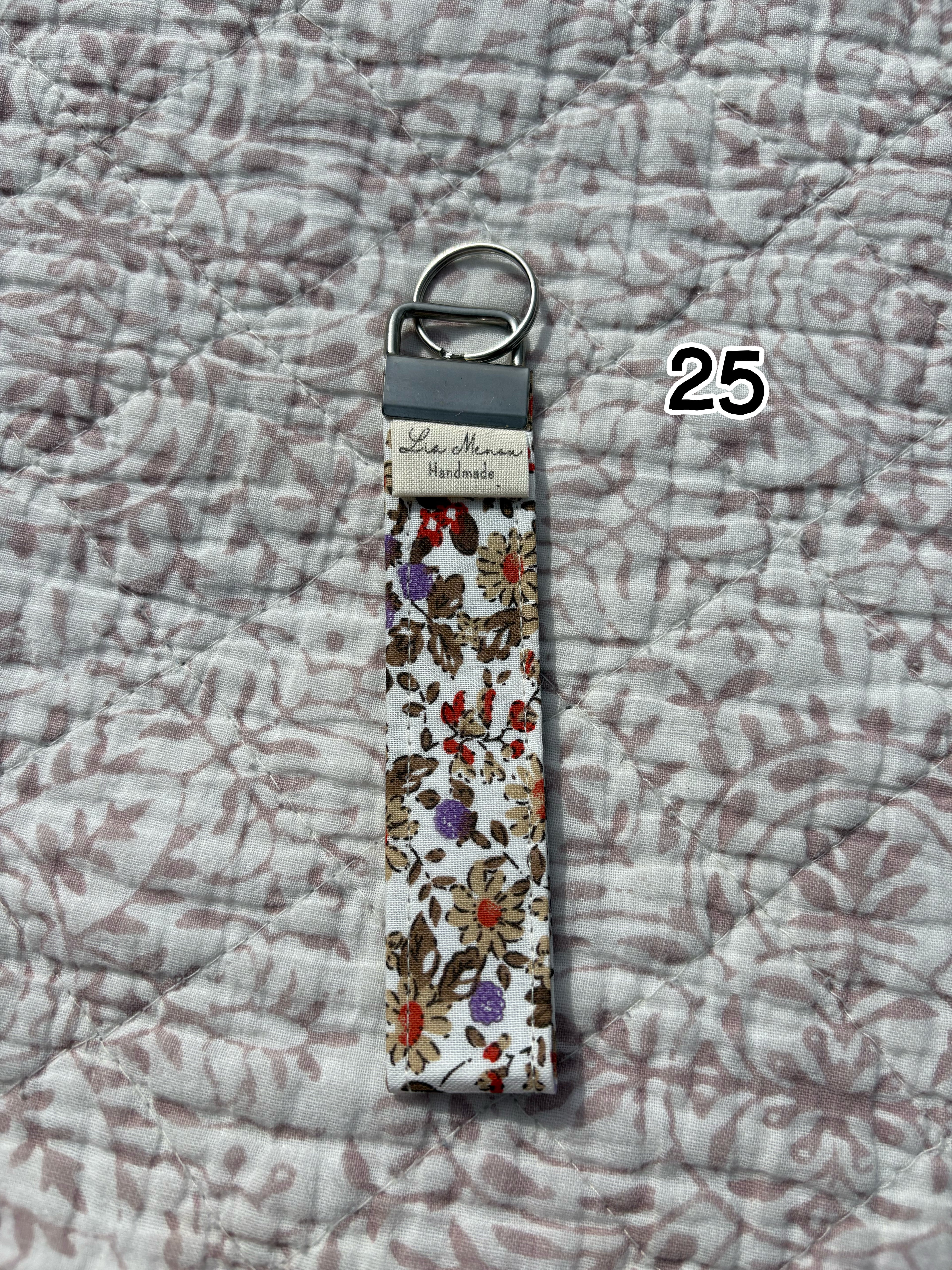 Key bracelet/keychain