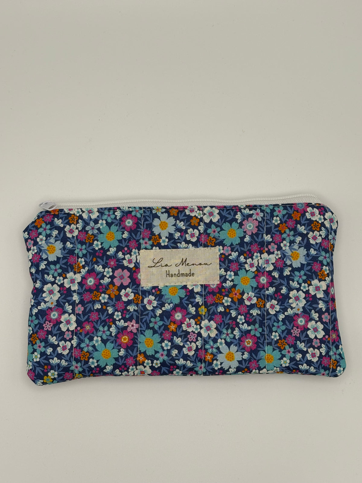 Handgemachtes Brillenetui blau mit bunten Blumen
