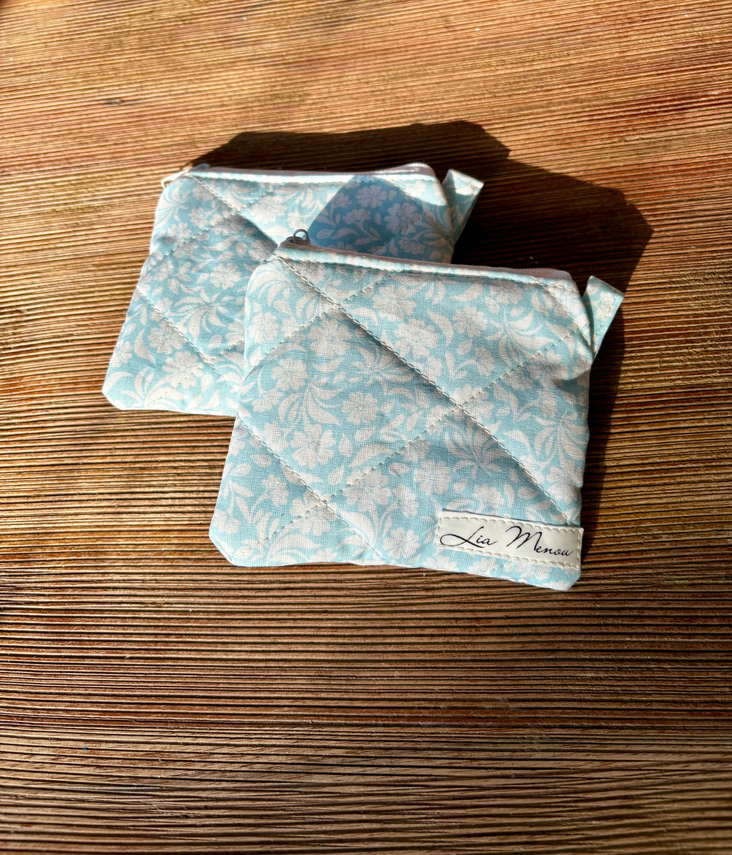 Mini Geldbörse Hellblau Weiße Blumen Handgemacht