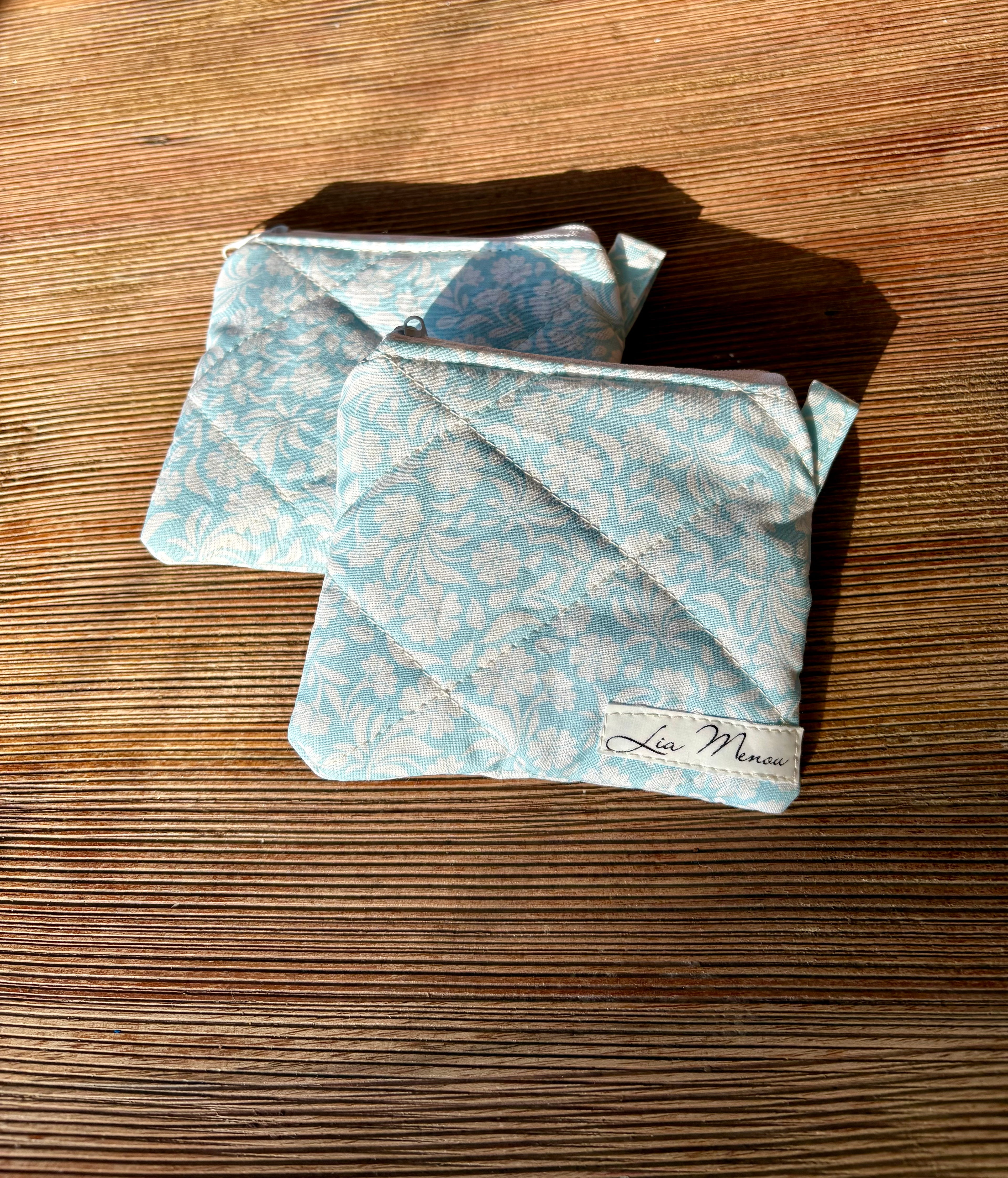 Mini Geldbörse Hellblau Weiße Blumen Handgemacht