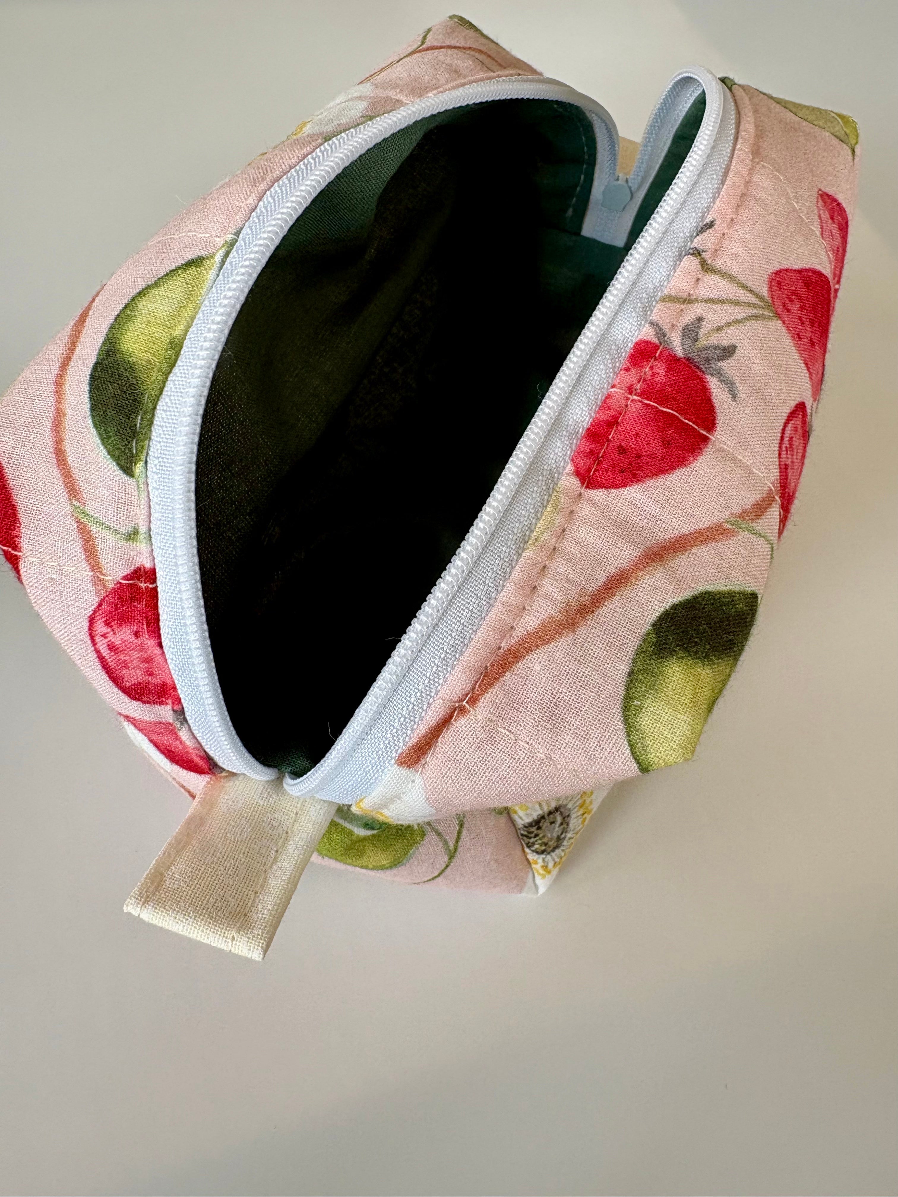 Mini Kosmetiktasche handgemacht – Lia Menou