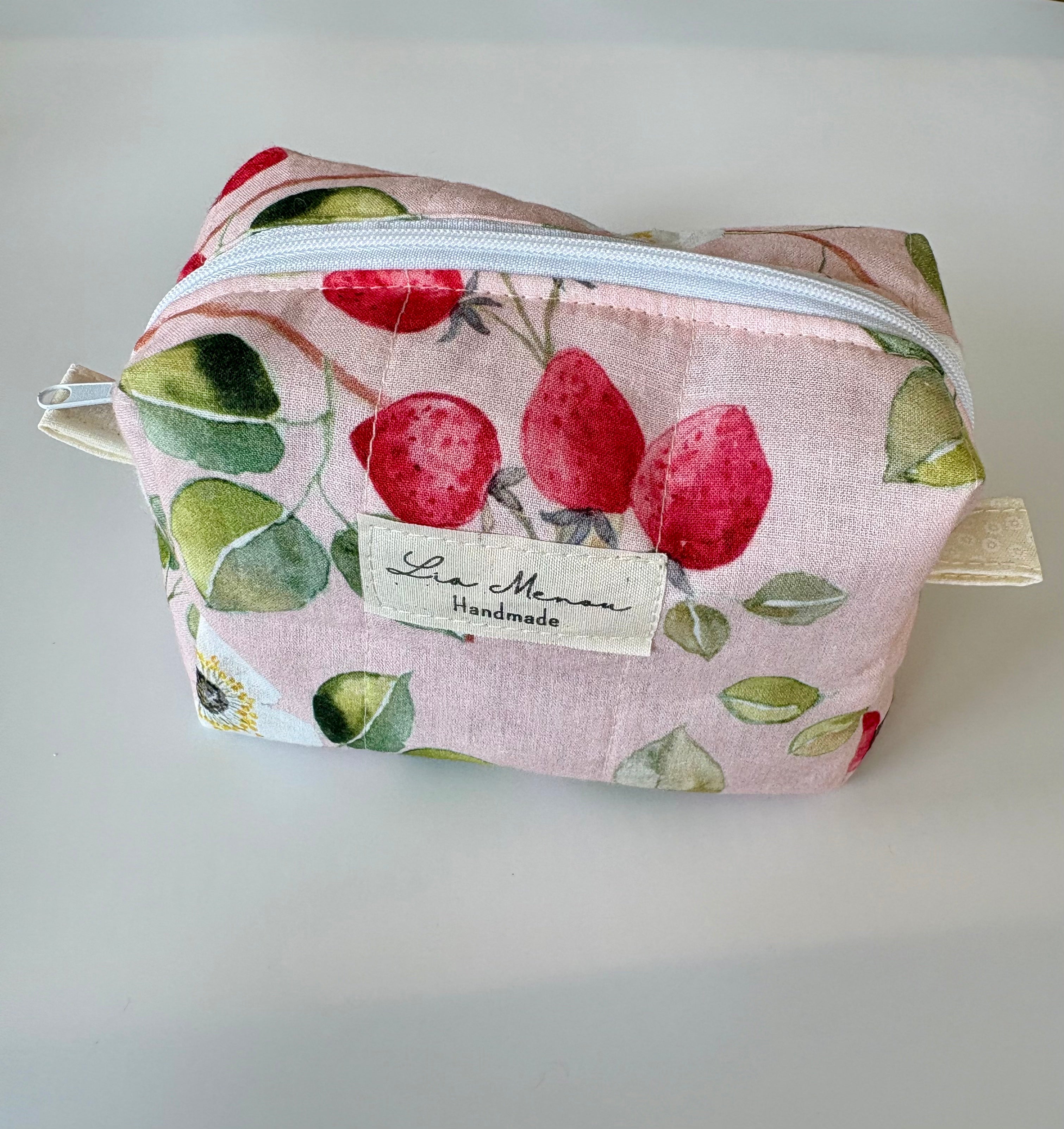 Mini Kosmetiktasche handgemacht – Lia Menou