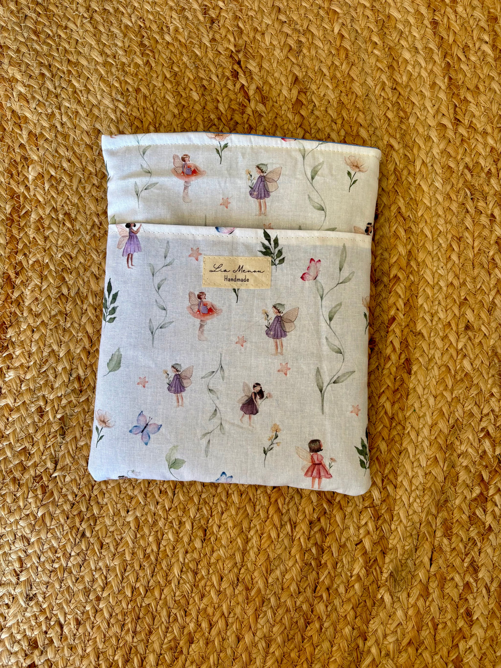 Buchhülle handgemacht – Lia Menou