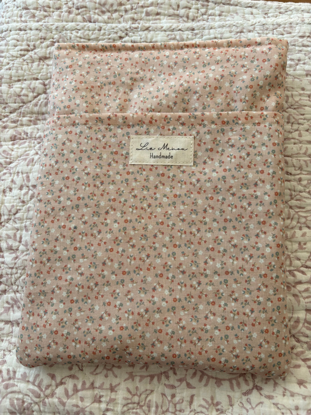 Buchhülle handgemacht – Lia Menou