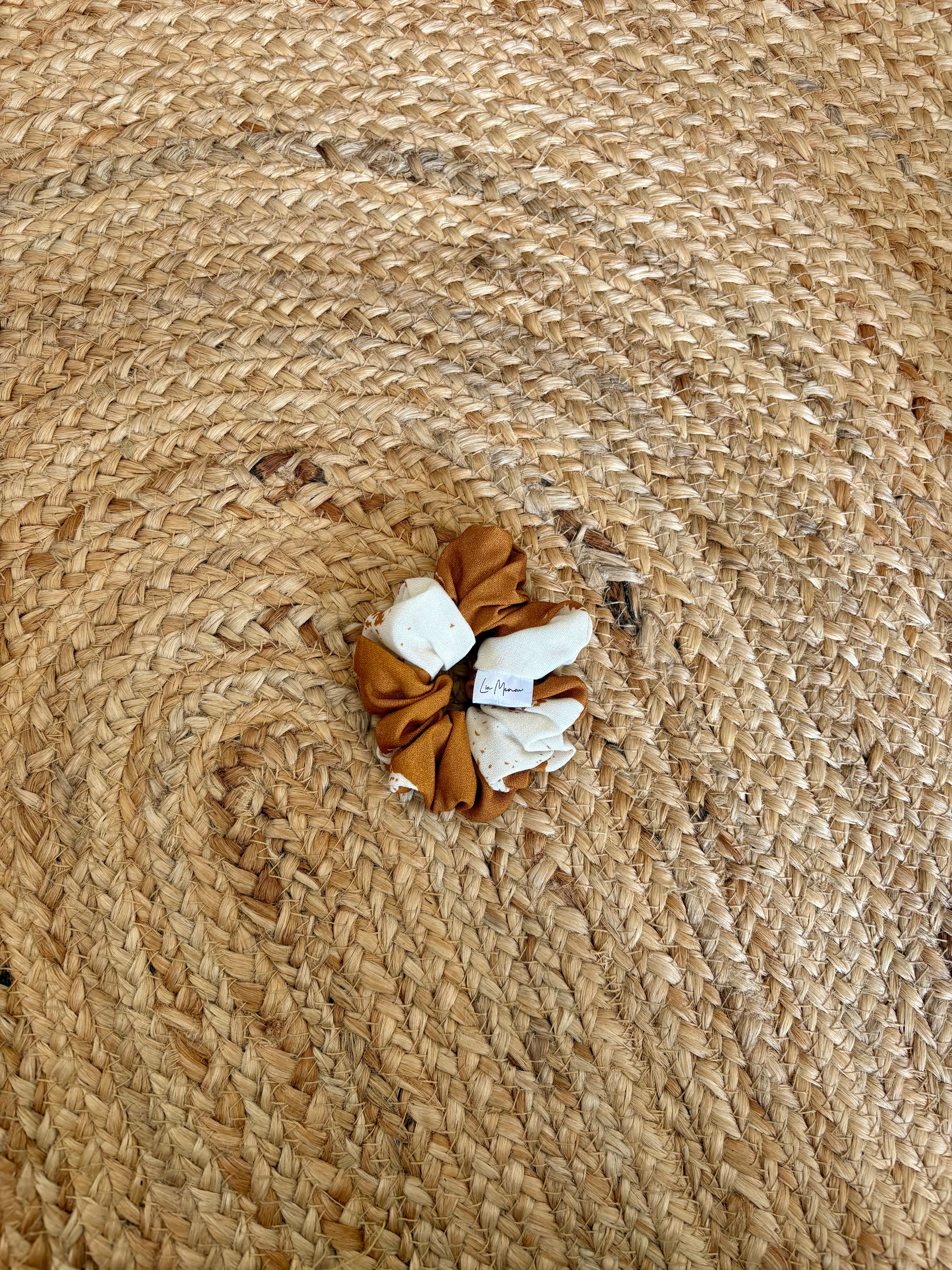 Zartgefühl Haarband Viskose Handgemacht in Beige – Lia Menou