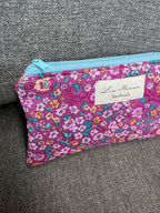Brillenetui Lila mit bunten Blumen